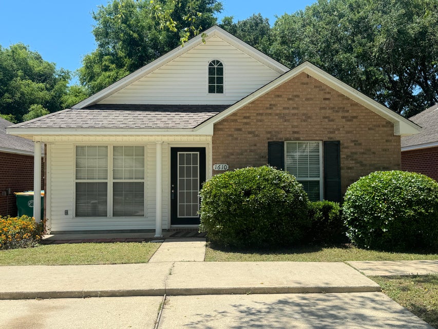 1610 Chadwick Lane