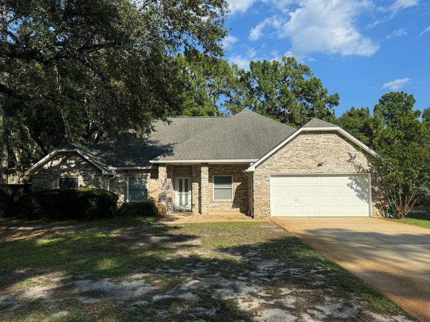 64 Hampton Circle
